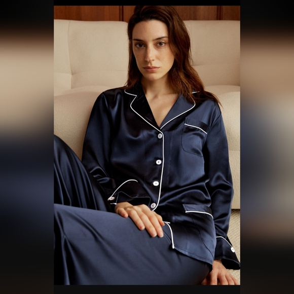 Lilysilk Chic Trimmed women Silk Pajamas Set - Picture 2 of 9